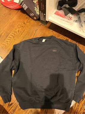 ALO Yoga ACCOLADE  Crewneck Sweater - Black